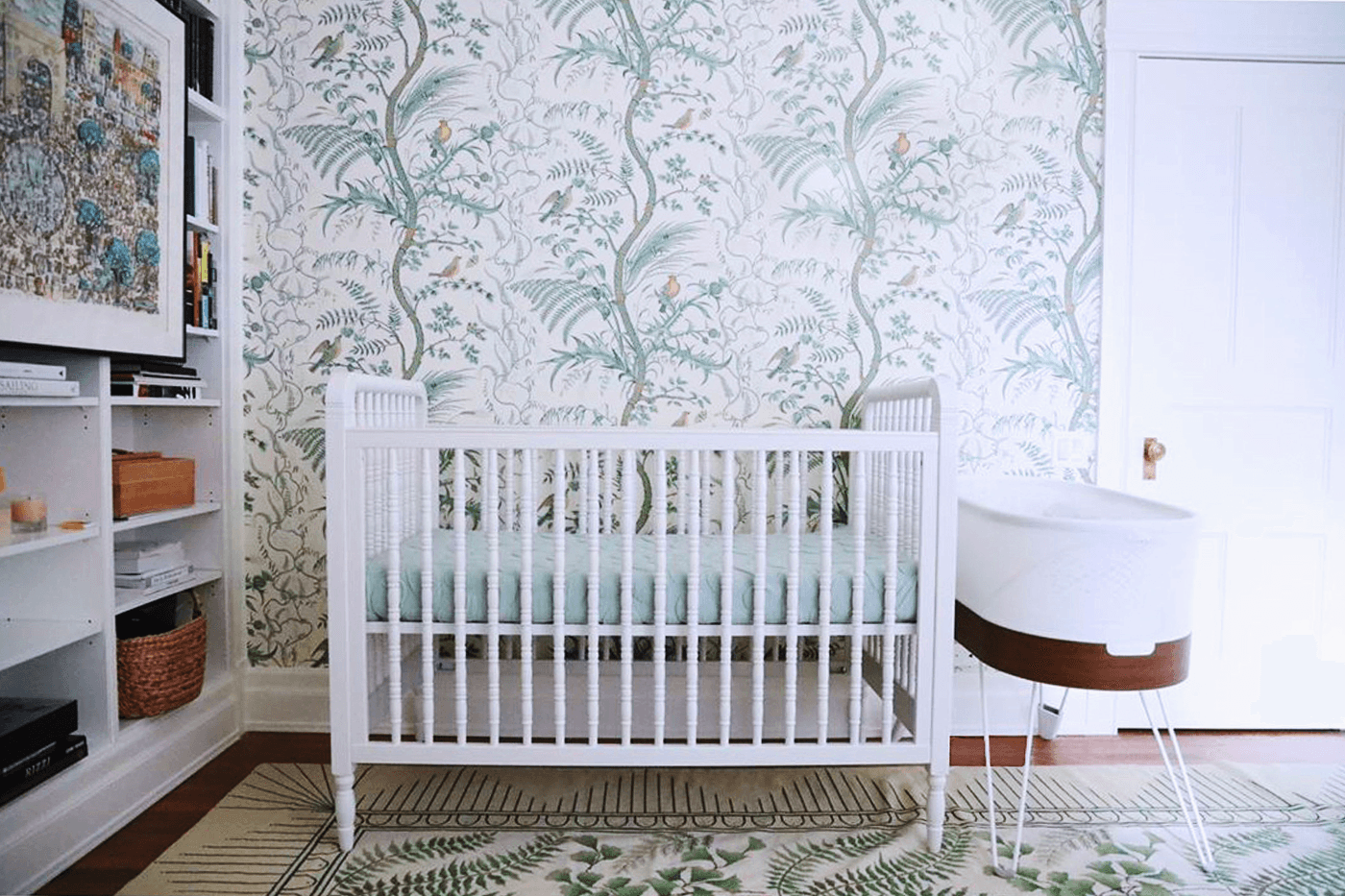 snoo-and-crib-in-nursery